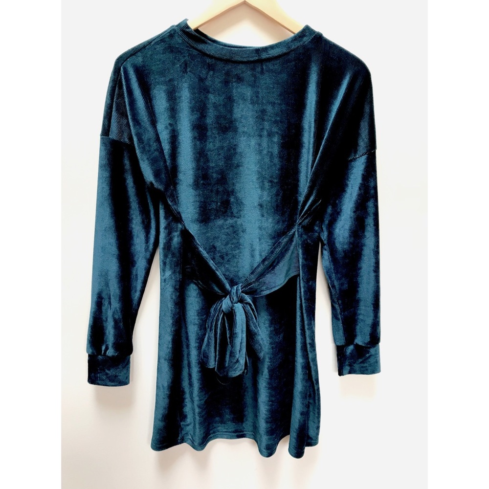 MOVING SALE Green Velvet Long Sleeve Tie Waist Dress
